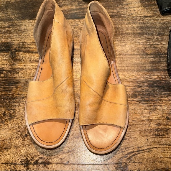 Free People Monte Blanc Sandal, light tan/sand color size 7.5 or 38 - Picture 9 of 9